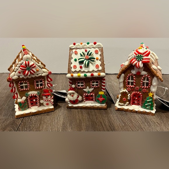Other - Adorable Small Light-up Gingerbread Houses- Set of 3- NWT